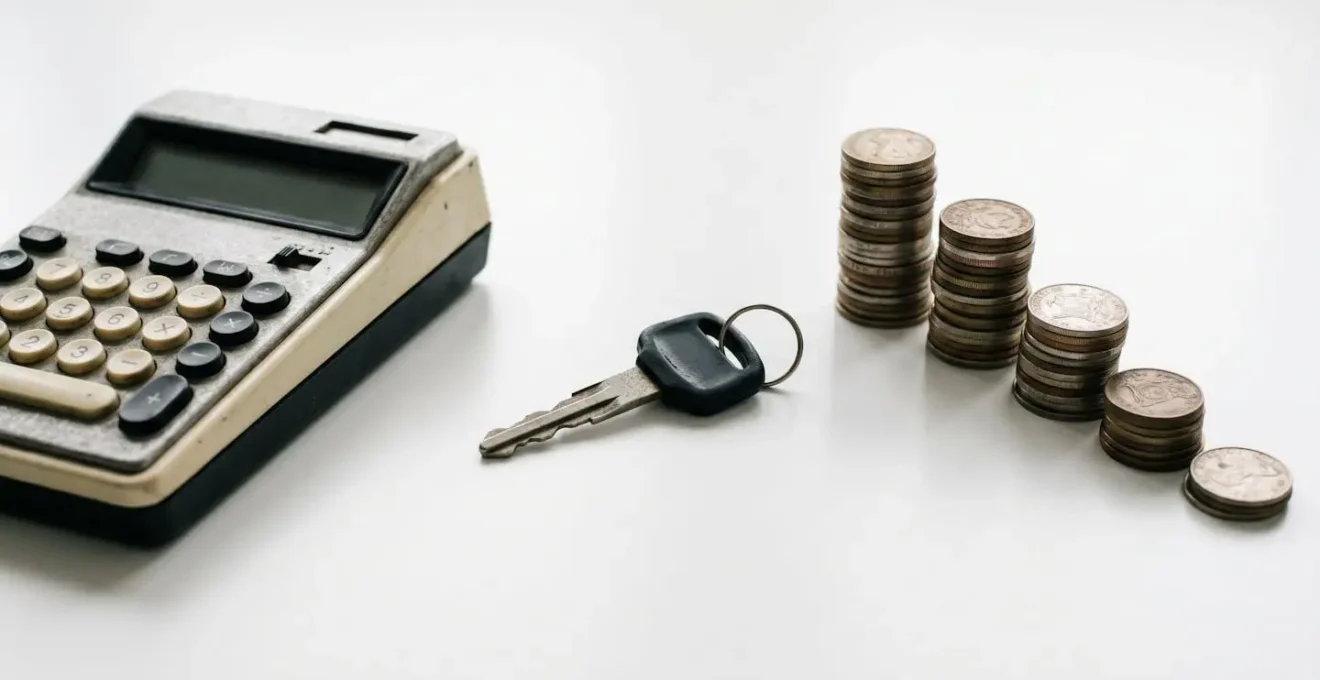 Calculatrice et graphiques comparant les coûts d'assurance moto